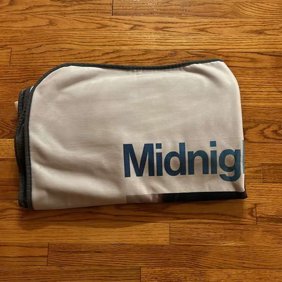 SOLD ELSEWHERE DONT buy Swift official Midnights Blanket Excellent condition - Picture 7 of 7